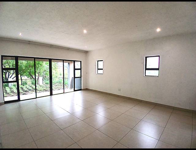 4 BEDROOM GOLF ESTATE FOR SALE IN BLUE VALLEY GOLF ESTATE
